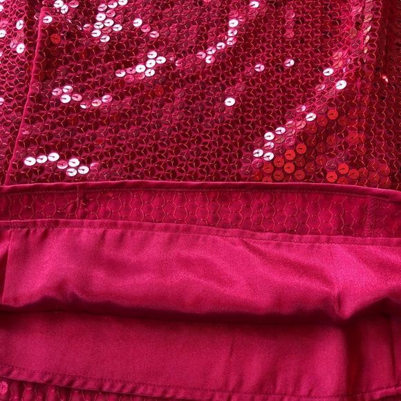 liz Claiborne Red Sequinned Sleeveless Top EUC - Picture 6 of 12
